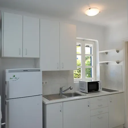 Prázdninový areál Estia House *